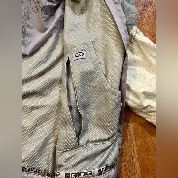 Ride Snowboard Cell Series 10 Brisbane Jacket Ladies’ Size Med EUC - Picture 6 of 7